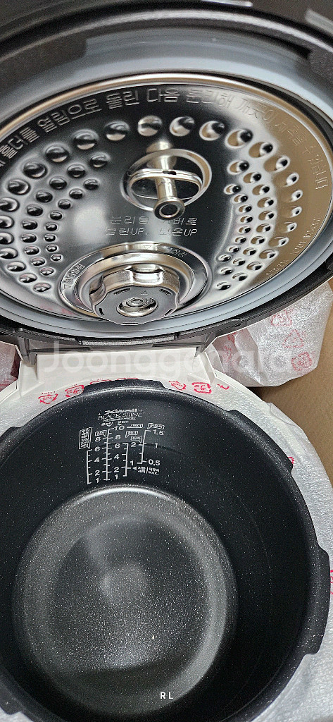 쿠쿠 IH 10인용 압력 밥솥 CRP-CHS1010FW--1