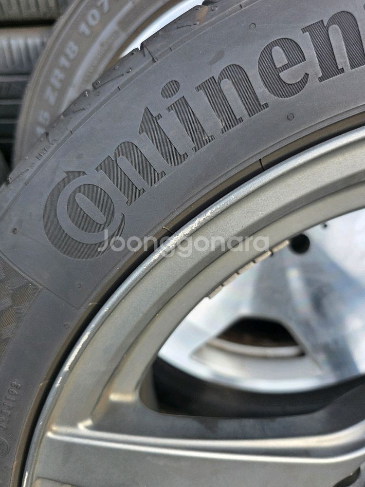 BMW 18인치 블랙 휠 (뒷바퀴 광폭 275/40/--4