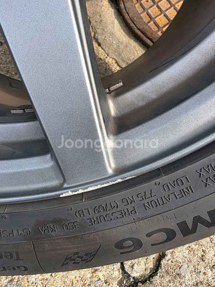 BMW 18인치 블랙 휠 (뒷바퀴 광폭 275/40/--3