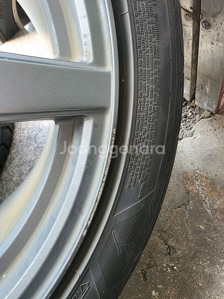 BMW 18인치 블랙 휠 (뒷바퀴 광폭 275/40/--7