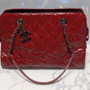 샤넬 레드 컬러 퀼팅 토트백