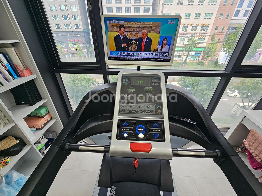 MT300 런닝머신+LG룸앤TV,리모컨 포함--3