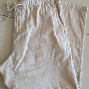 H&M 아이보리 색상 린넨 바지