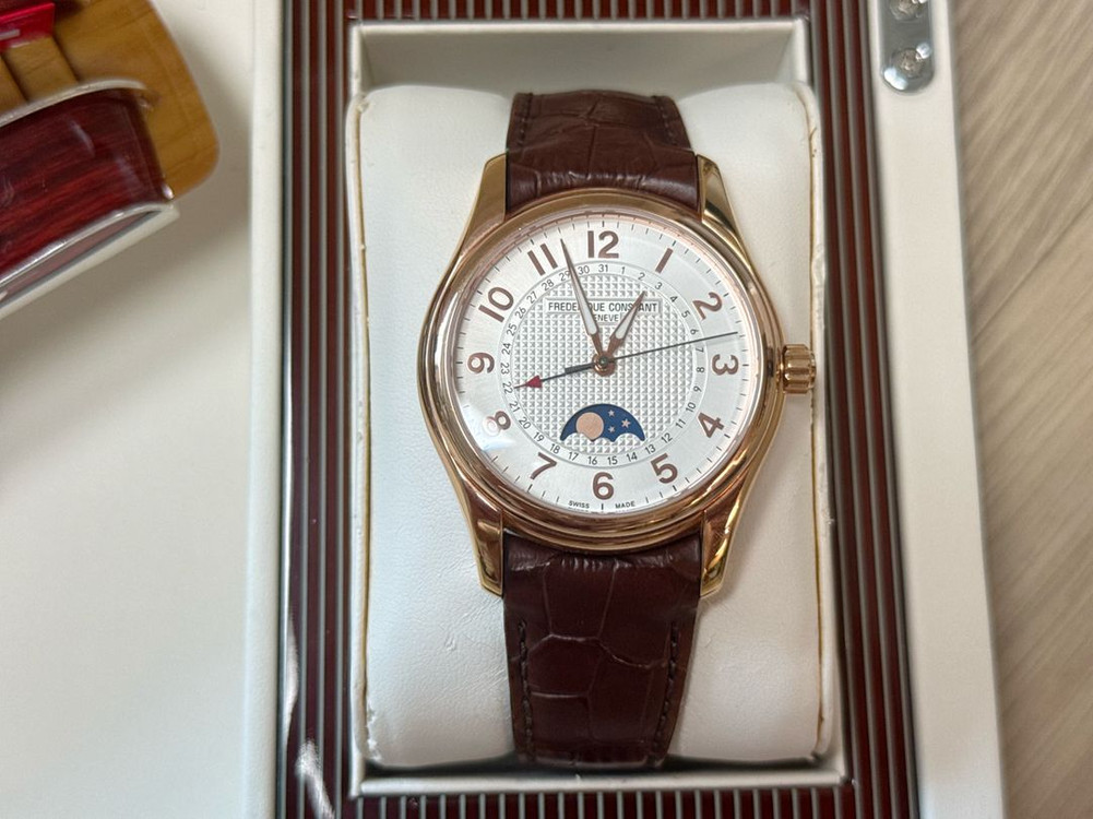 프레드릭 콘스탄트 문페이즈 리미티드--1