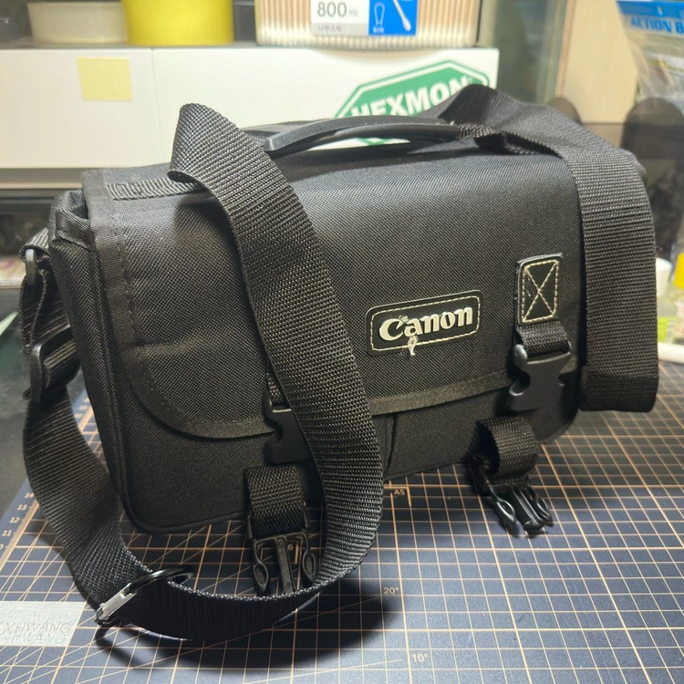 캐논 70D DSLR 중급 카메라 이미지