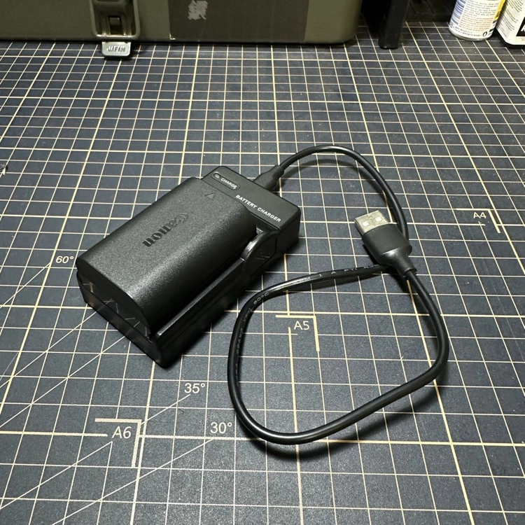캐논 70D DSLR 중급 카메라 이미지