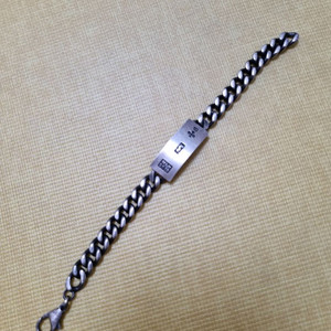 생로랑 메탈커브 체인 팔찌 M