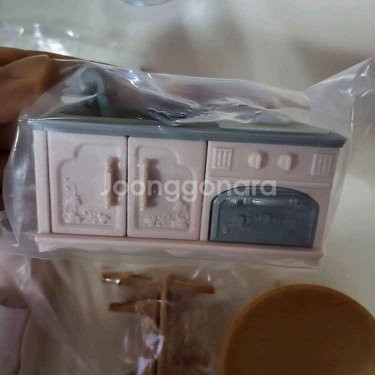 실바니안 초콜릿 토끼 이층집 구성품(인형,가구,소품)--4