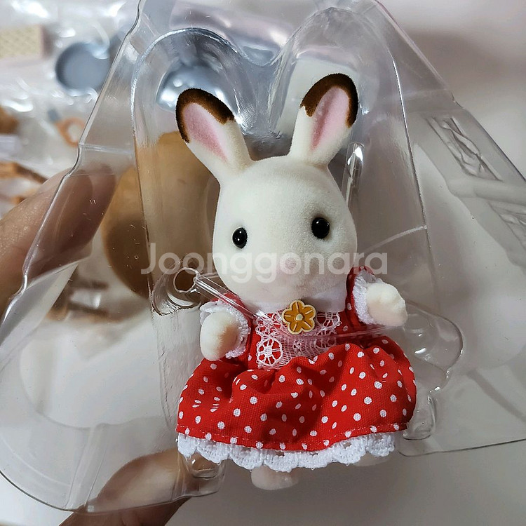 실바니안 초콜릿 토끼 이층집 구성품(인형,가구,소품)--2