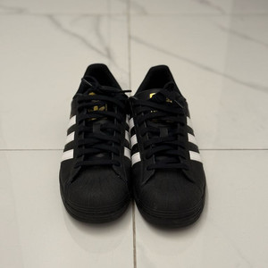 아디다스 슈퍼스타 블랙 UK 8.5