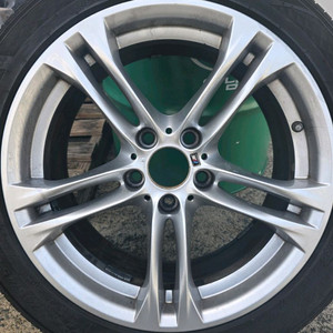 bmw f10 613m휠타이어 팝니다
