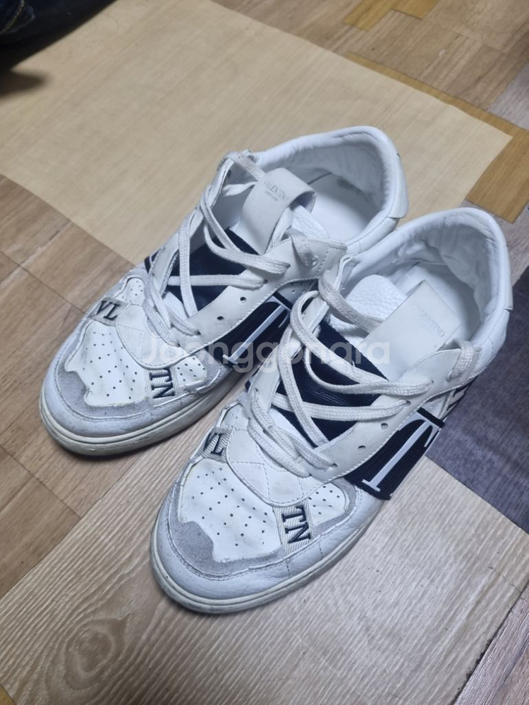 발렌티노 가라바니 로고밴드 스니커즈 사이즈270~275--0