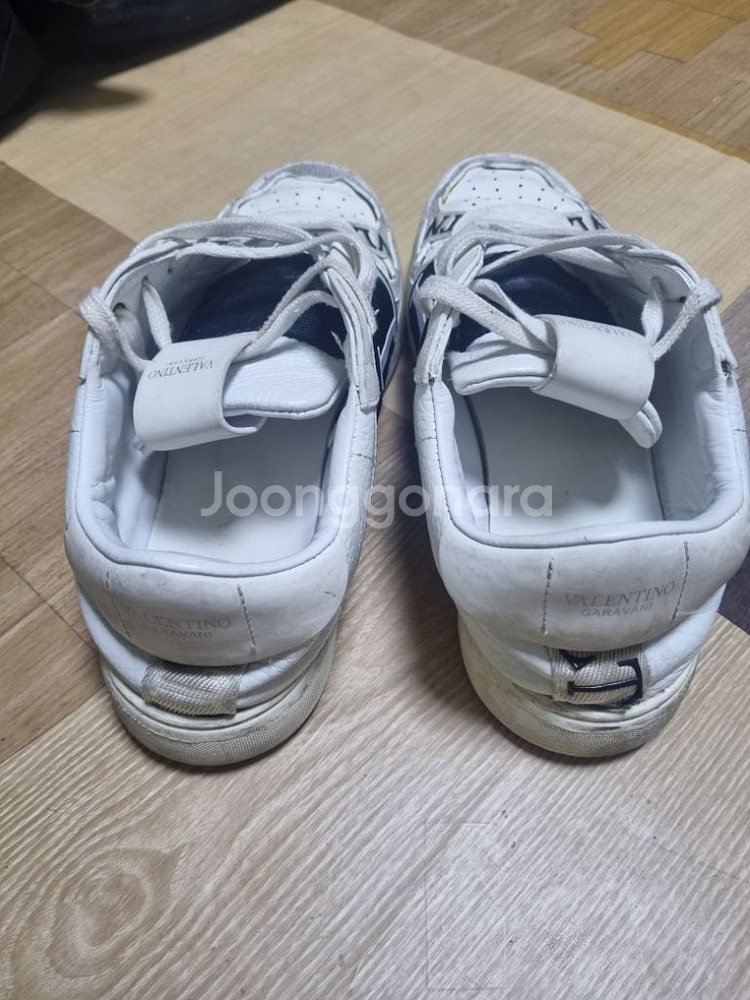 발렌티노 가라바니 로고밴드 스니커즈 사이즈270~275--3