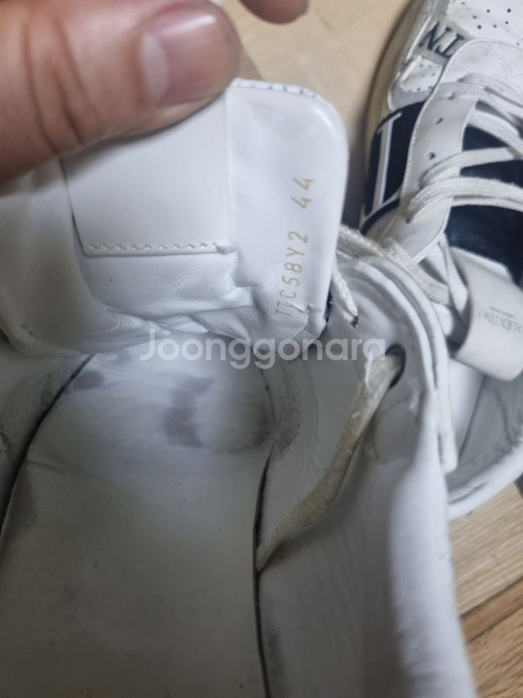 발렌티노 가라바니 로고밴드 스니커즈 사이즈270~275--4