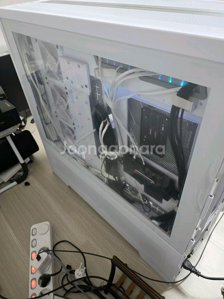 리안리 초고사양 본체 팝니다(7800x3d 96g램)--5