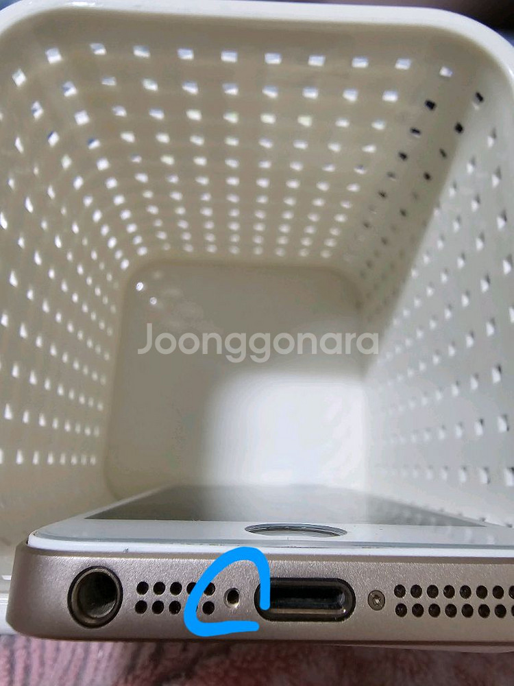 a12. 아이폰 se1 128GB--6