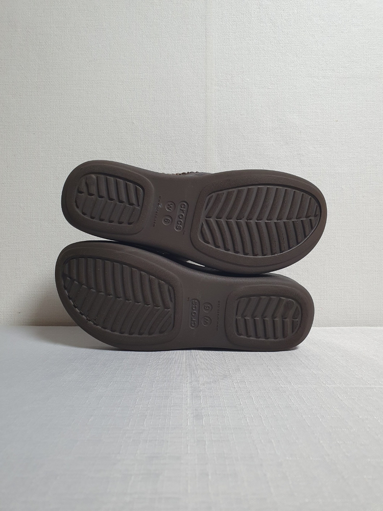 크록스 디아만테 웨지 플립플랍 230mm 브라운--7