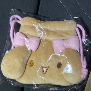 미쟝센 산리오 모카 파우치