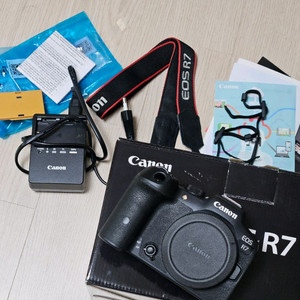 캐논 Eos R7 바디 캐논 rf28-70 렌즈