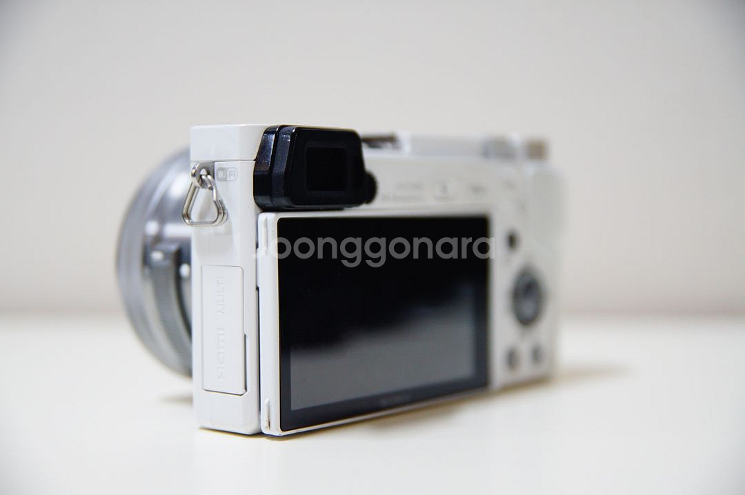 [소니] A6000 화이트 2,028컷 팝니다.--5