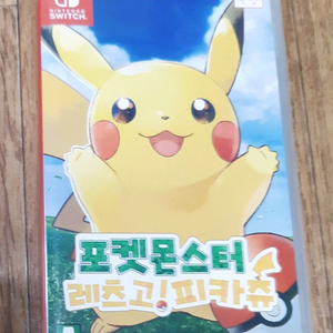 포켓몬스터 레츠고 피카츄+보조배터리 판매합니다.