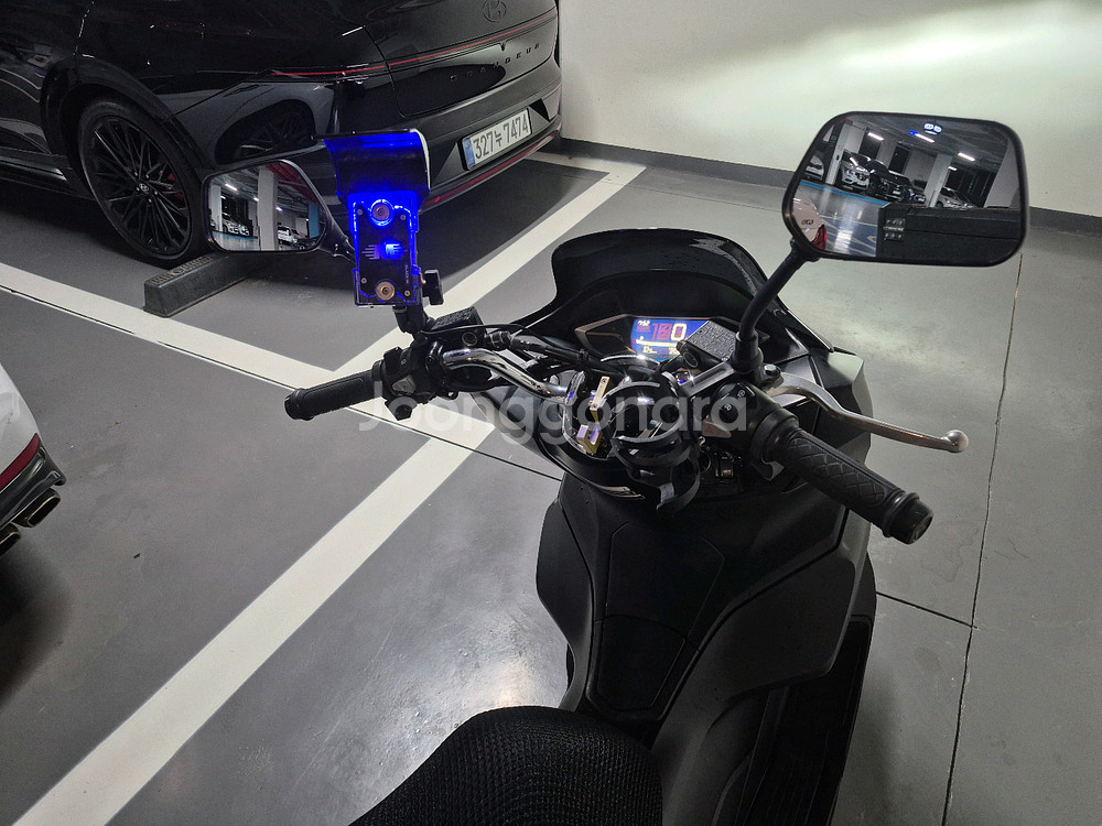 혼다 pcx125 22년식 팝니다--6