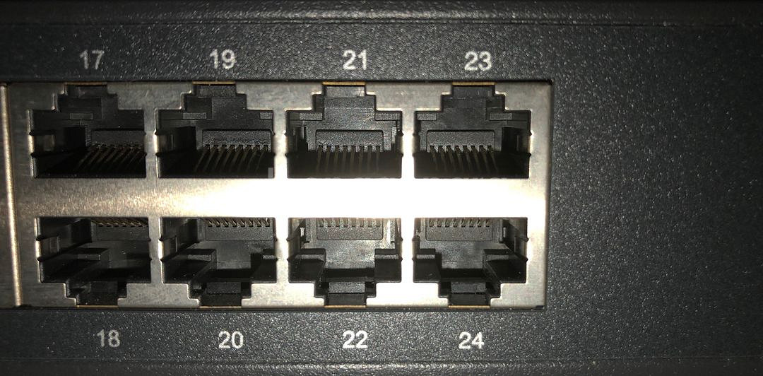tp-link 24포트 언매니지드 스위치 허브 판매--5