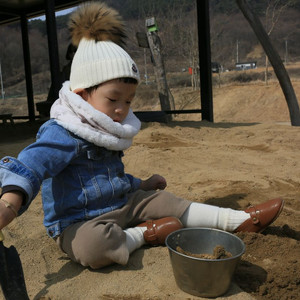몽클레르 키즈 비니