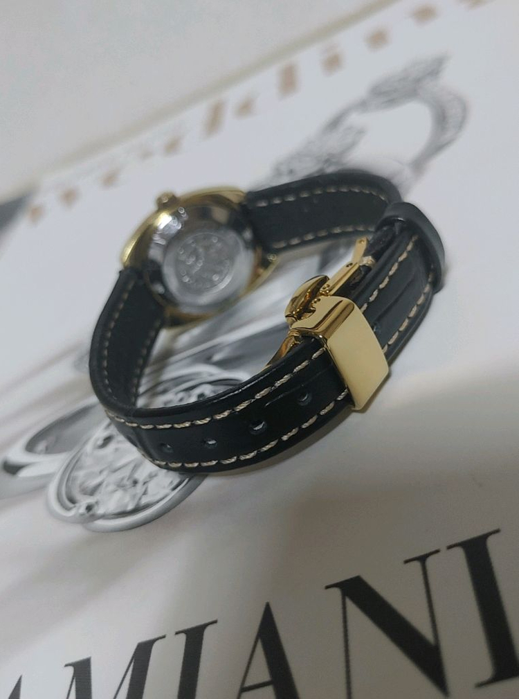 라도 오토 여성용 금장가죽시계 이미지