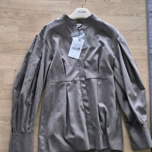 KUME 볼륨 블라우스 (S)