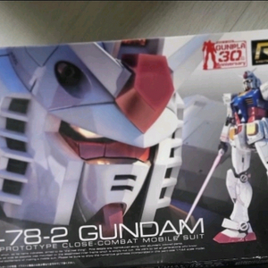 반다이 RG 1/144 RX-78-2 건담 모델