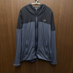 뉴발란스 경량 바람막이 XL