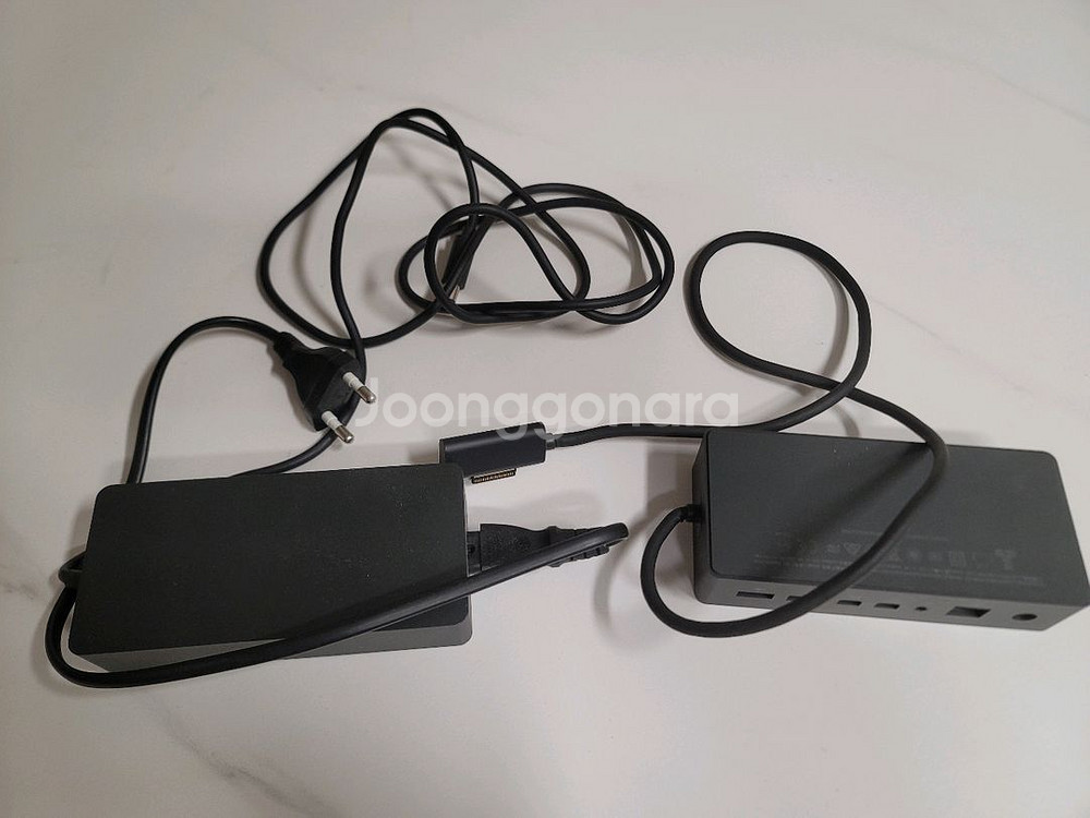Surface Dock(1661 + 1749) 판매해요--0