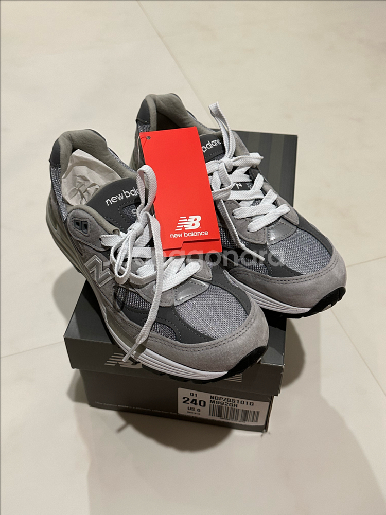 뉴발란스 992 240size (미사용 새제품, 박스O--5
