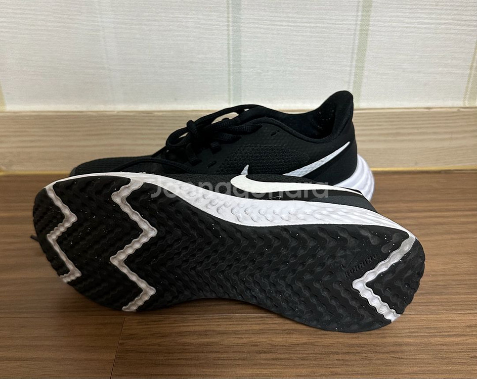 나이키 레볼루션5 BQ3207(220cm)--2