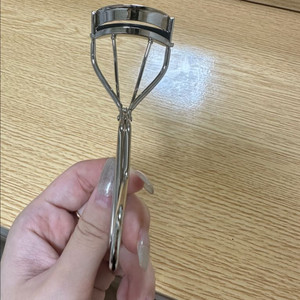 시세이도뷰러 오늘 산거 그대로 팝니다
