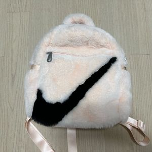 나이키 푸츄라 백팩