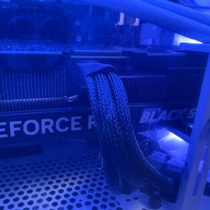 GeForce RTX Black Storm 그래픽카드