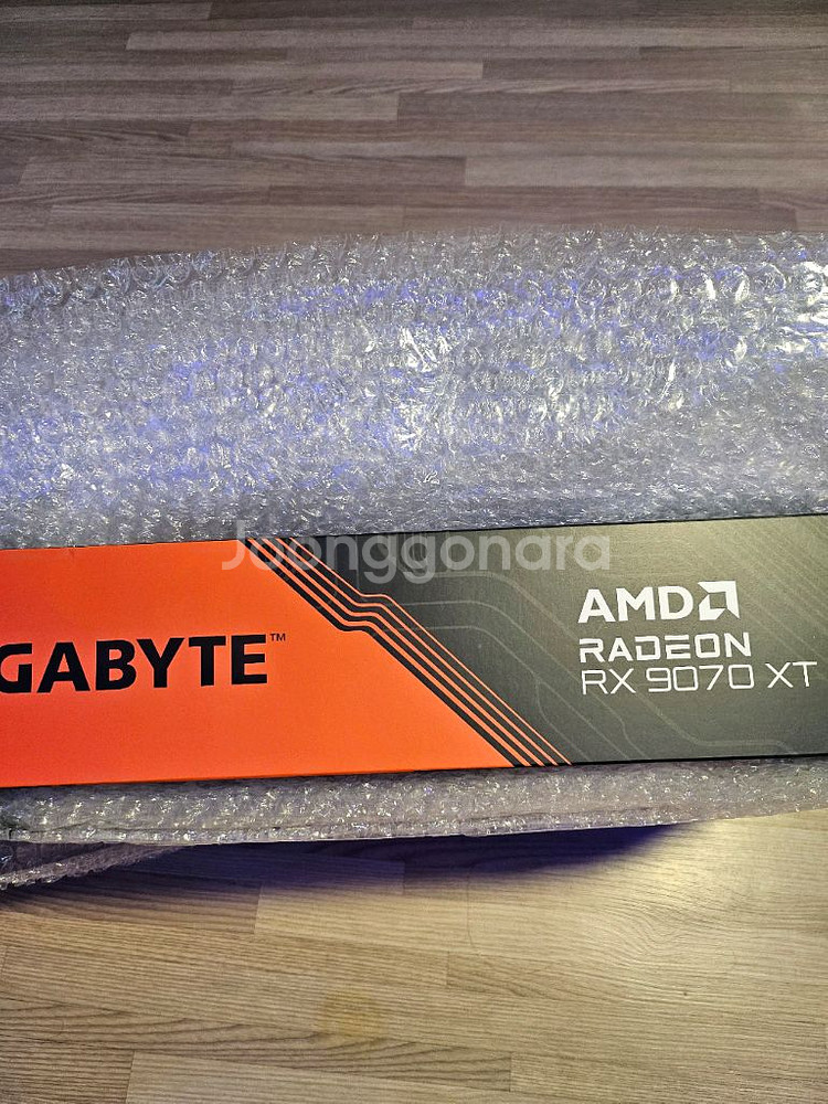 GIGABYTE Radeon RX 9070 XT--1