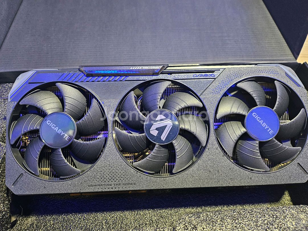 GIGABYTE Radeon RX 9070 XT--4