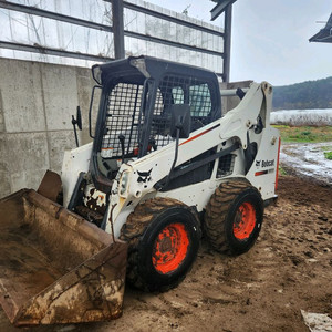 밥캣 스키드로더 s590