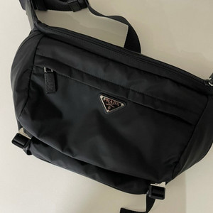 프라다 바이커백 M
