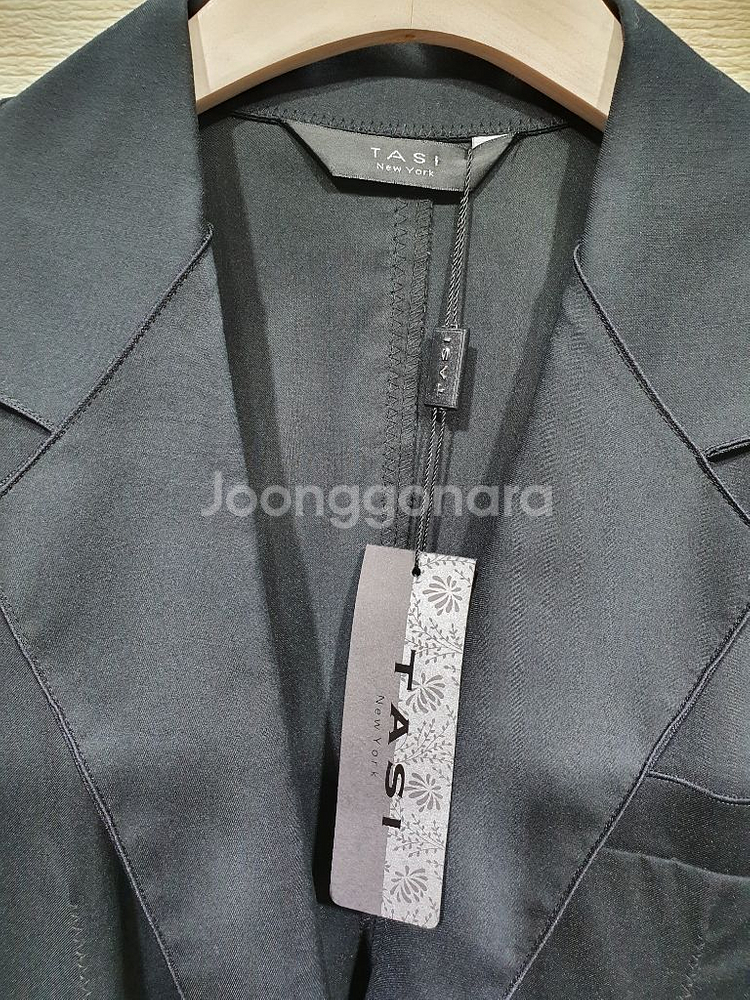 택부착 타시뉴욕 342,000원 블랙 스티치 자켓 66--1