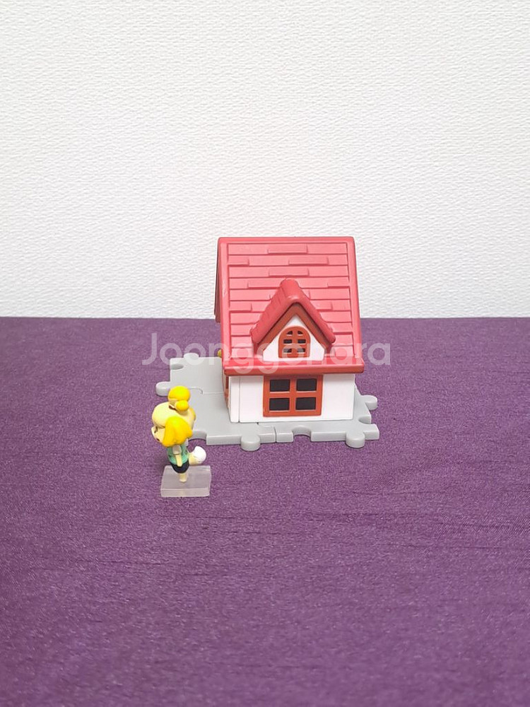 동물의숲 여울이 빨간 집 피규어 2012--1