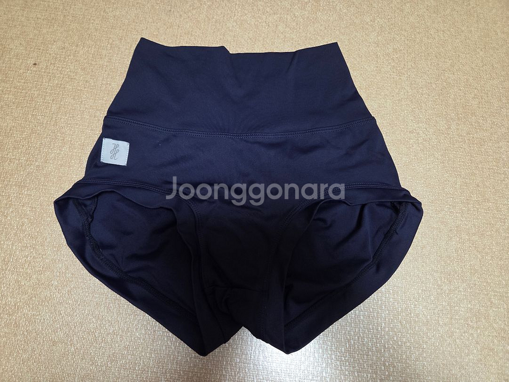 핫한폴웨어 미디엄길이 쇼츠 s사이즈--0