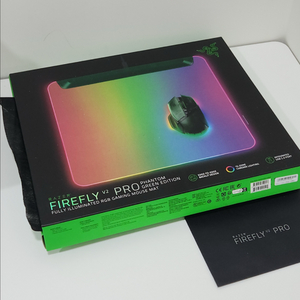 레이저 Firefly V2 Pro 마우스패드