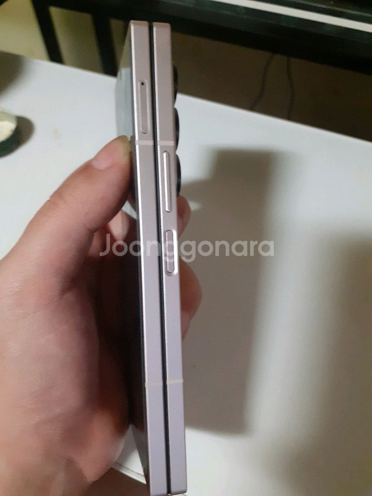 삼성 갤럭시 폴드6 핑크 512GB 최저 던져요--7