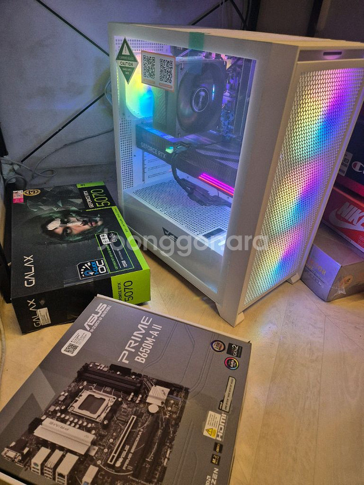 RTX5070 라이젠9600X 편집 게이밍 화이트 본체--2