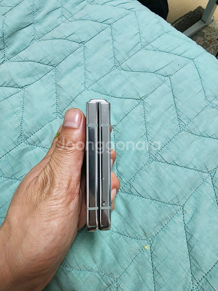 갤럭시Z플립5 512G 자급제풀박스상태 양호--7