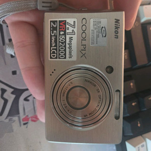 니콘 쿨픽스 s500 (빈티지카메라)
